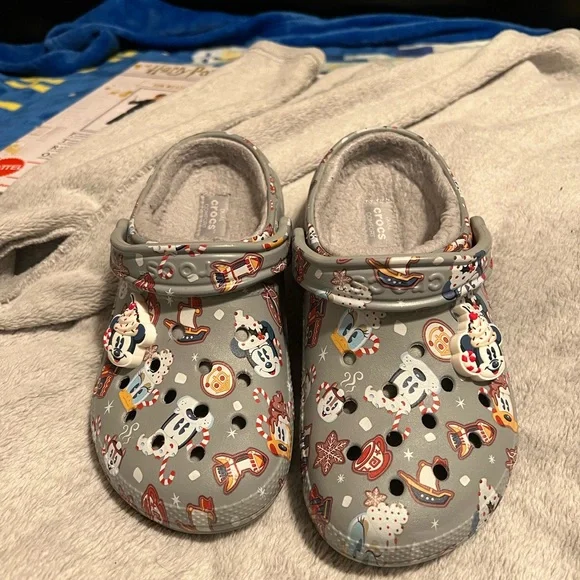 CROCS Shoes Disney Crocs Disney Parks Holiday 22 Sherpa Lined